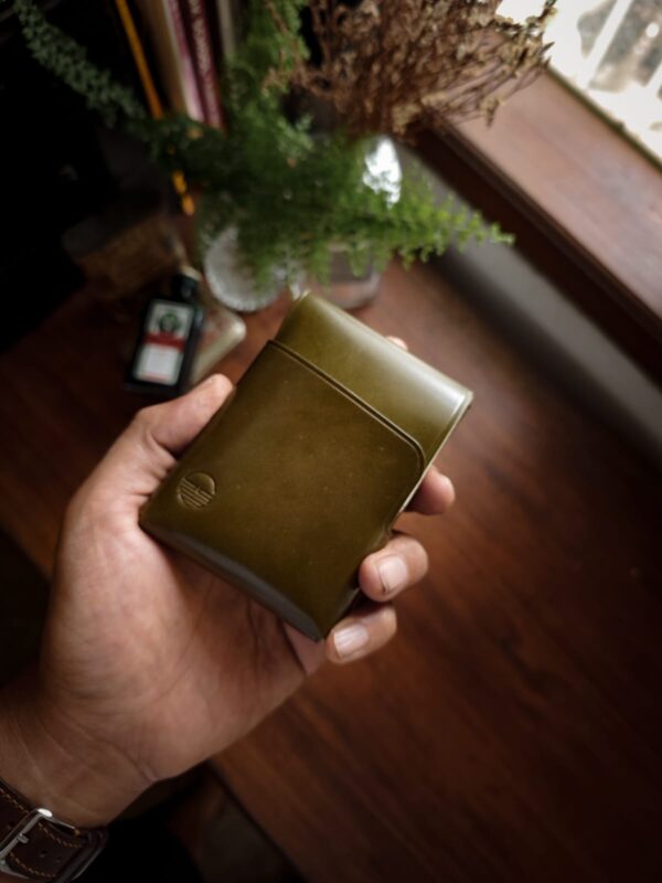 GILI BAY - SLIMWALLET SHELL CORDOVAN