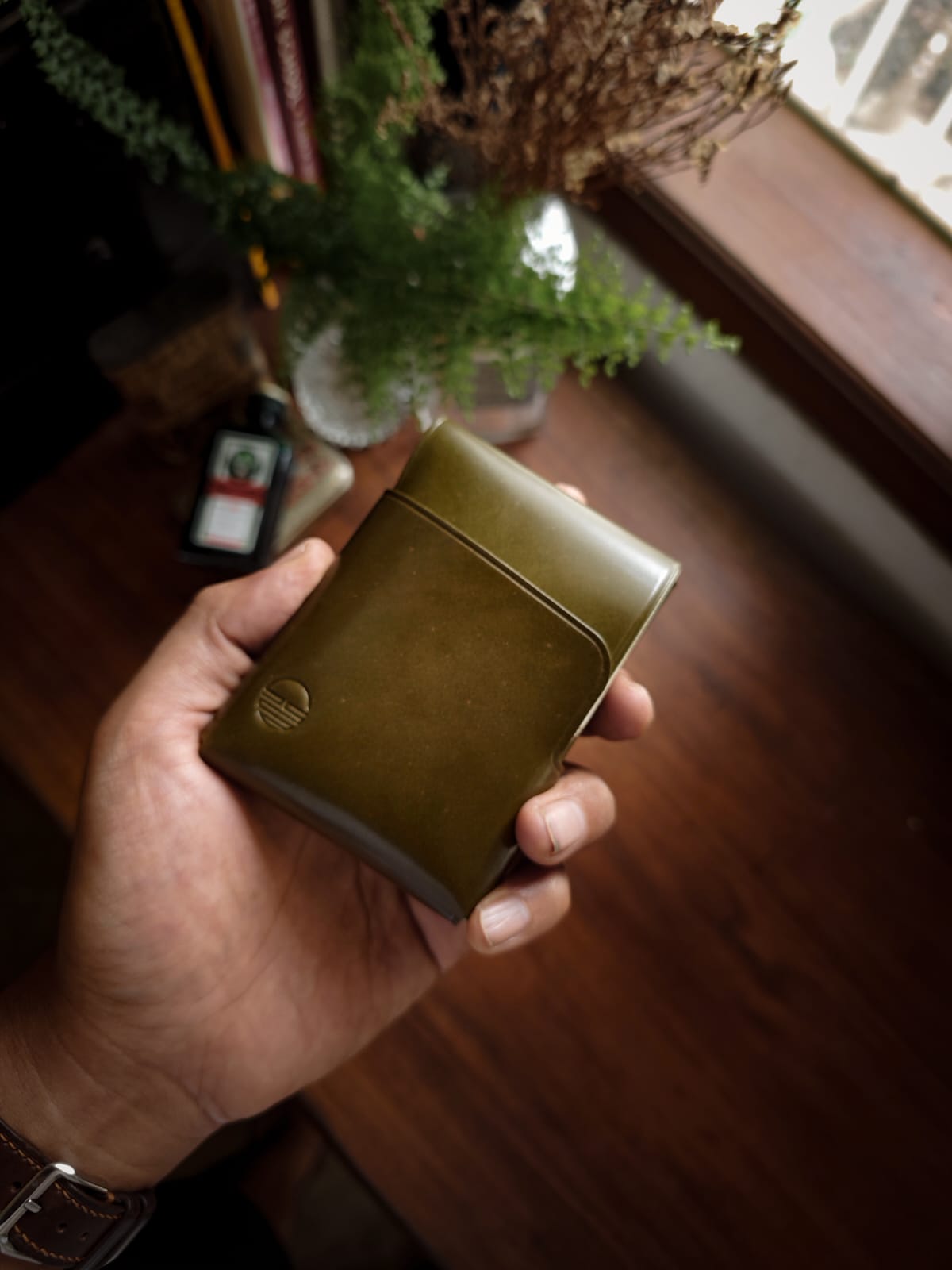 GILI BAY - SLIMWALLET SHELL CORDOVAN